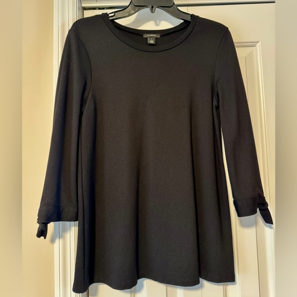 ⚡️Halogen black knit top, split knot sleeve, size small - Picture 1 of 4